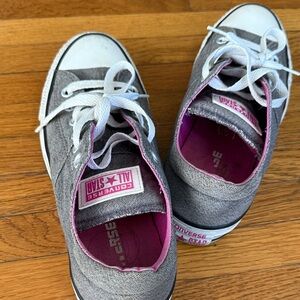 Converse Gray Canvas Low-Top Sneakers with Pink Lining